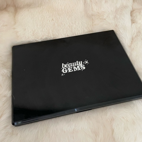 88 Eyeshadow Palette - Picture 2 of 3